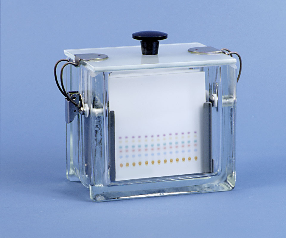 TLC developing standard tank with lid capacity five 20 x 20 cm plates